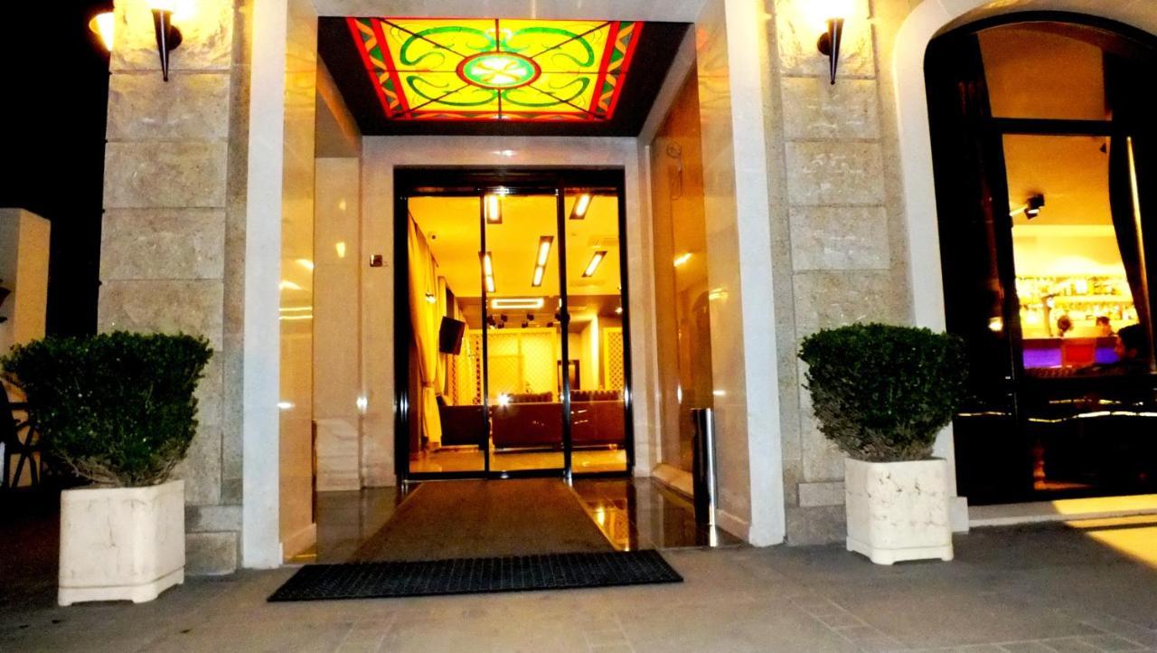 Leon Boutique Hotel Сухум Экстерьер фото
