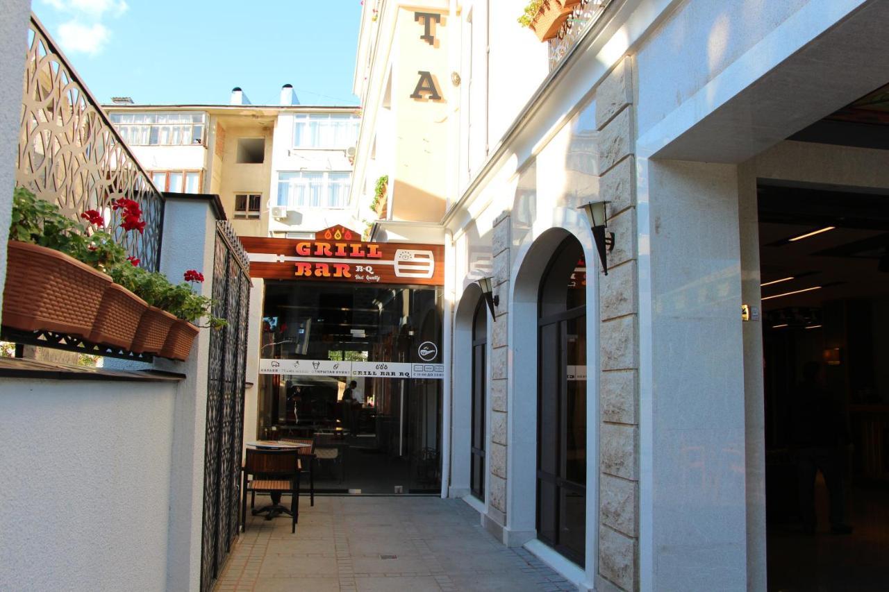 Leon Boutique Hotel Сухум Экстерьер фото