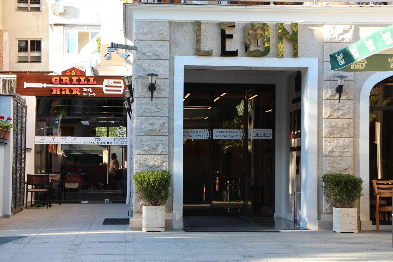 Leon Boutique Hotel Сухум Экстерьер фото