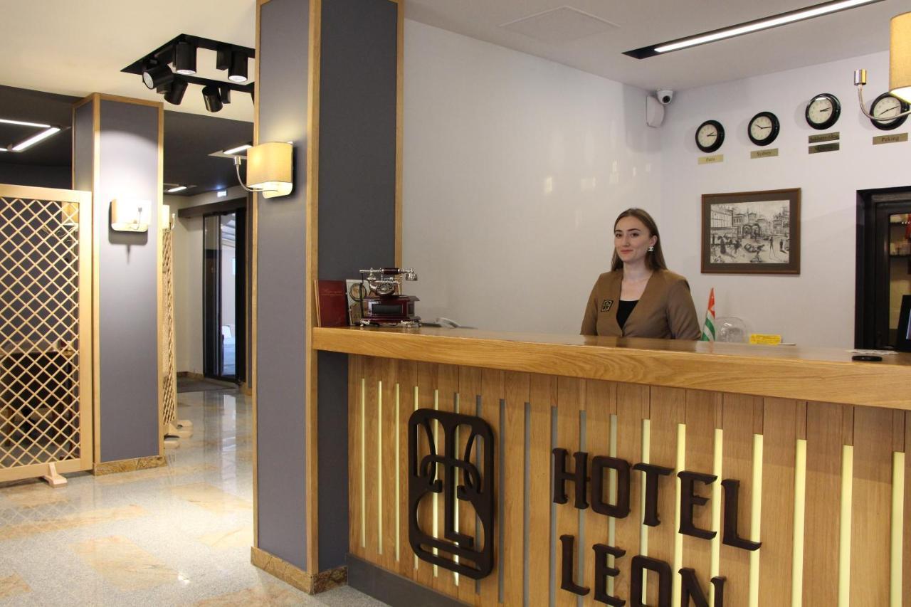 Leon Boutique Hotel Сухум Экстерьер фото