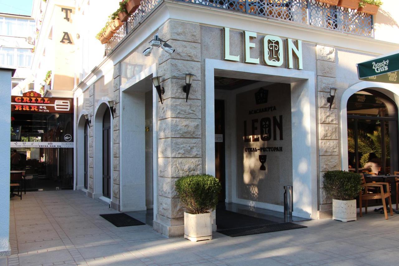 Leon Boutique Hotel Сухум Экстерьер фото