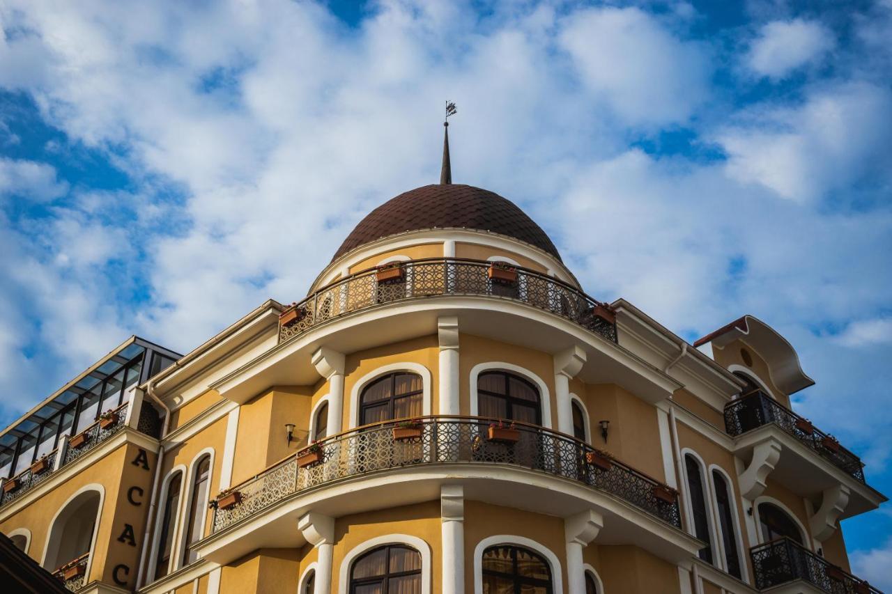 Leon Boutique Hotel Сухум Экстерьер фото