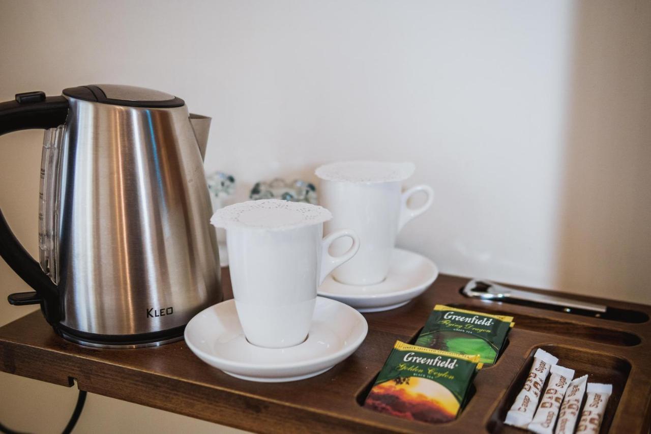 Leon Boutique Hotel Сухум Экстерьер фото