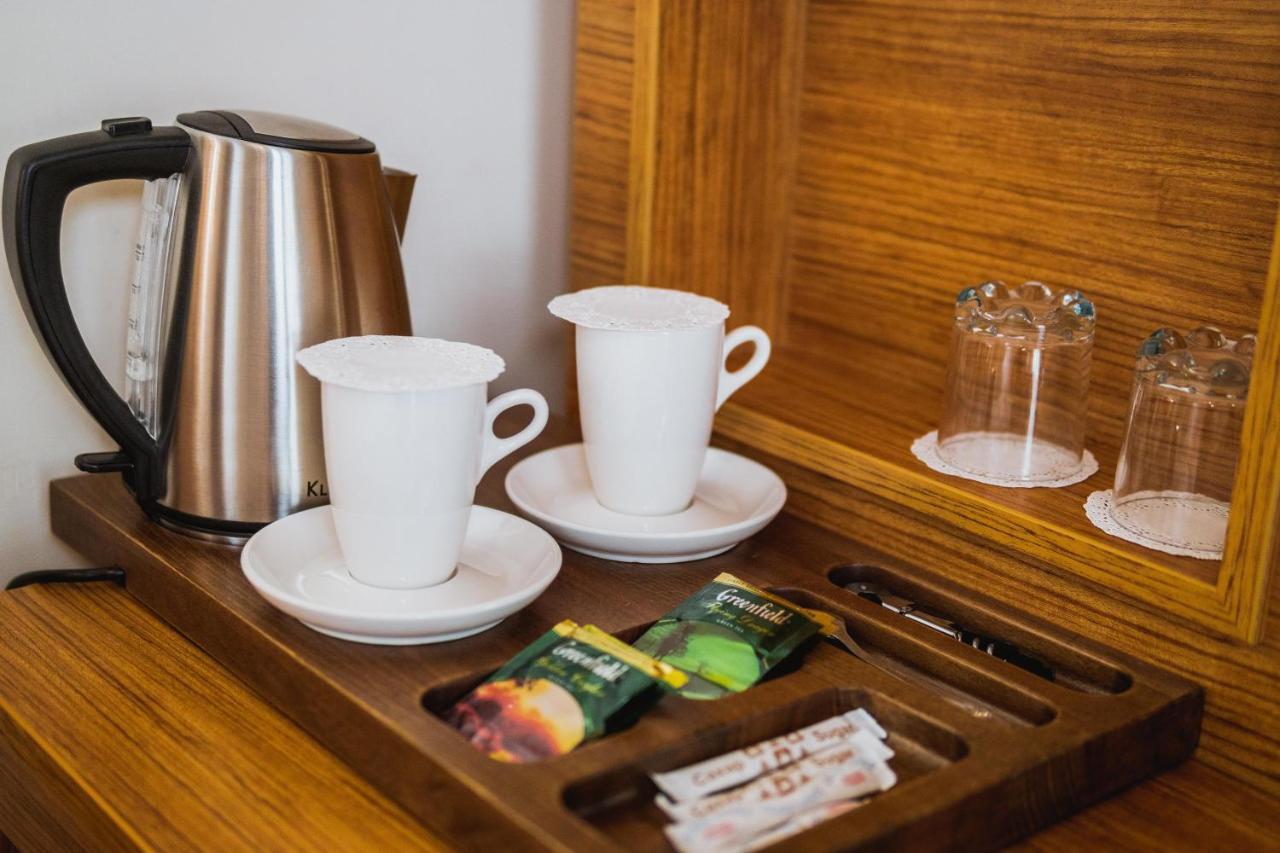Leon Boutique Hotel Сухум Экстерьер фото