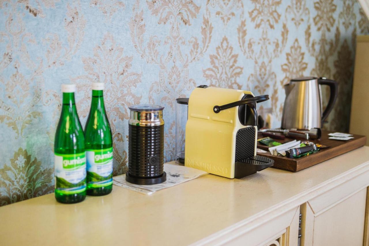 Leon Boutique Hotel Сухум Экстерьер фото